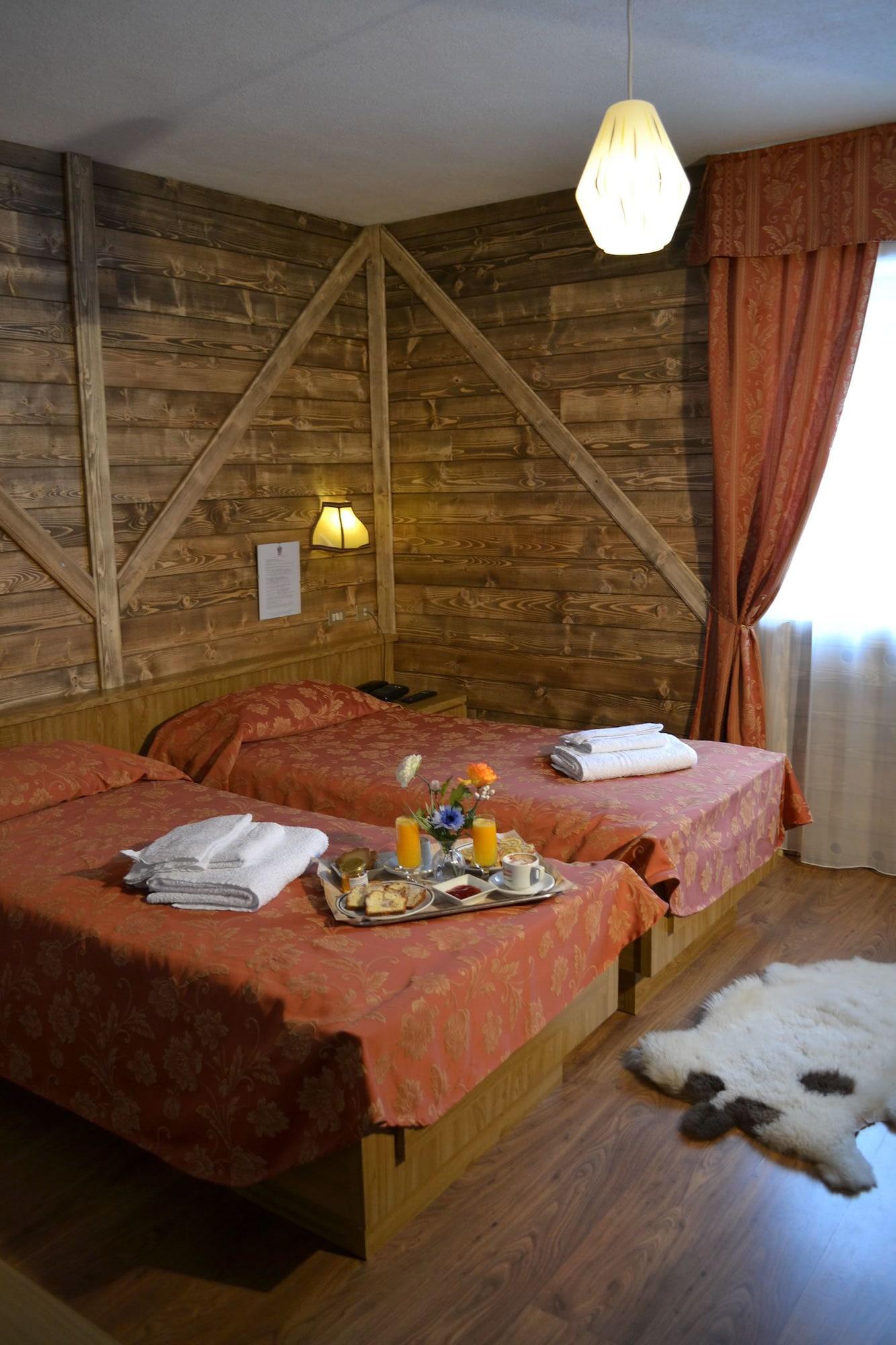 Hotel Rododendro Val Di Fassa Campitello di Fassa Exteriör bild