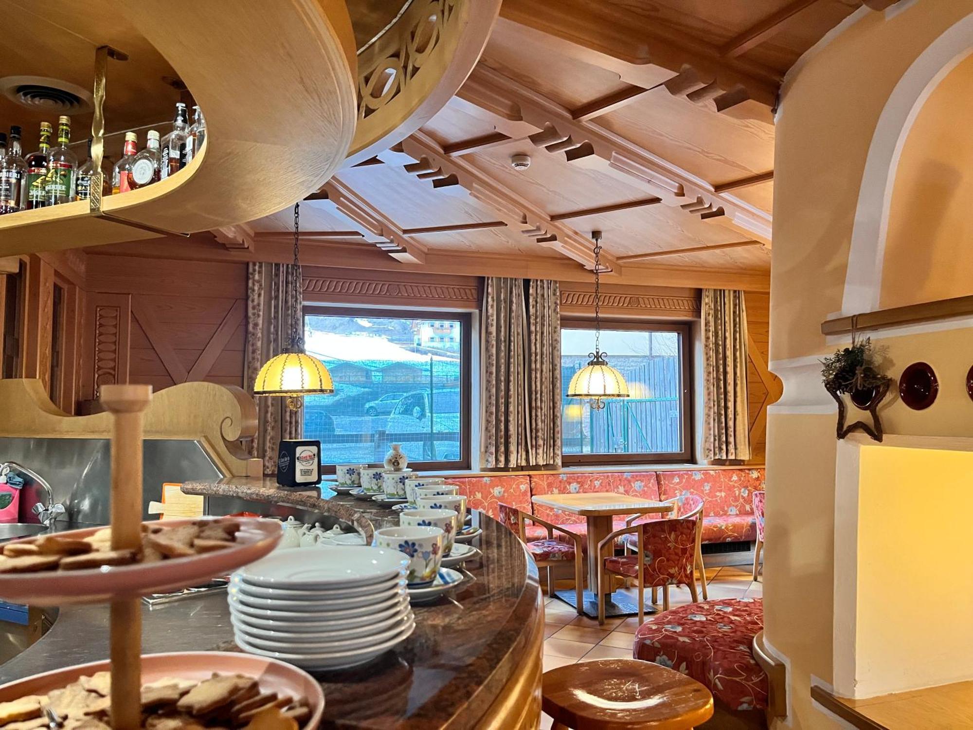 Hotel Rododendro Val Di Fassa Campitello di Fassa Exteriör bild